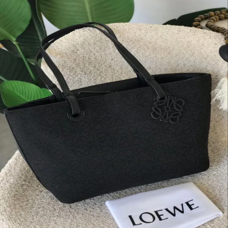 Loewe Original Women’s Bag – Elegant Design & Premium Quality | Shop Nowشنطة نسائية لويفي أصلية – تصميم أنيق وجودة عالية | تسوق الآن