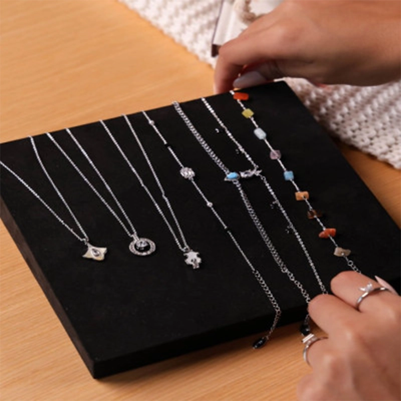 Silver rings, bracelets, necklaces, and earrings collectionخواتم وأساور وقلائد فضية عصرية