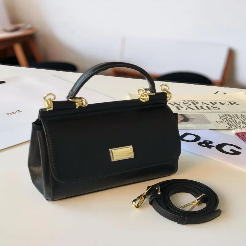 Dolce & Gabbana Women Bag – Premium Replica with Accessories | Saudi Arabiaشنطة نسائية دولتشي اند غابانا D&G طبق الأصل مع ملحقات – أفضل سعر في السعودية